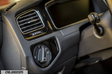 Volkswagen Golf GTI – dashboard, headlight control switch closeup