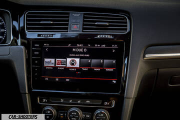 Volkswagen Golf GTI – dashboard, center console touchscreen display