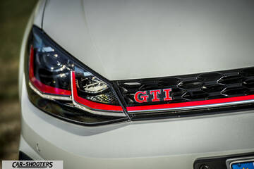 detail, headlight and grille close-up