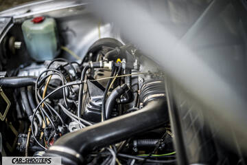 engine bay, detailed view of engine components