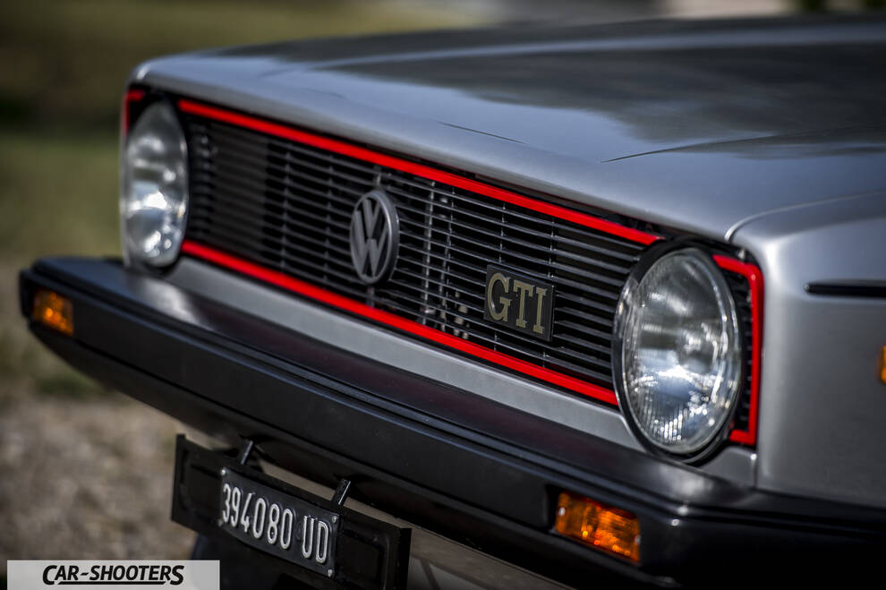detail, front grille close-up