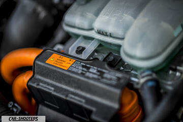 Hyundai Ioniq – engine bay, coolant reservoir close-up