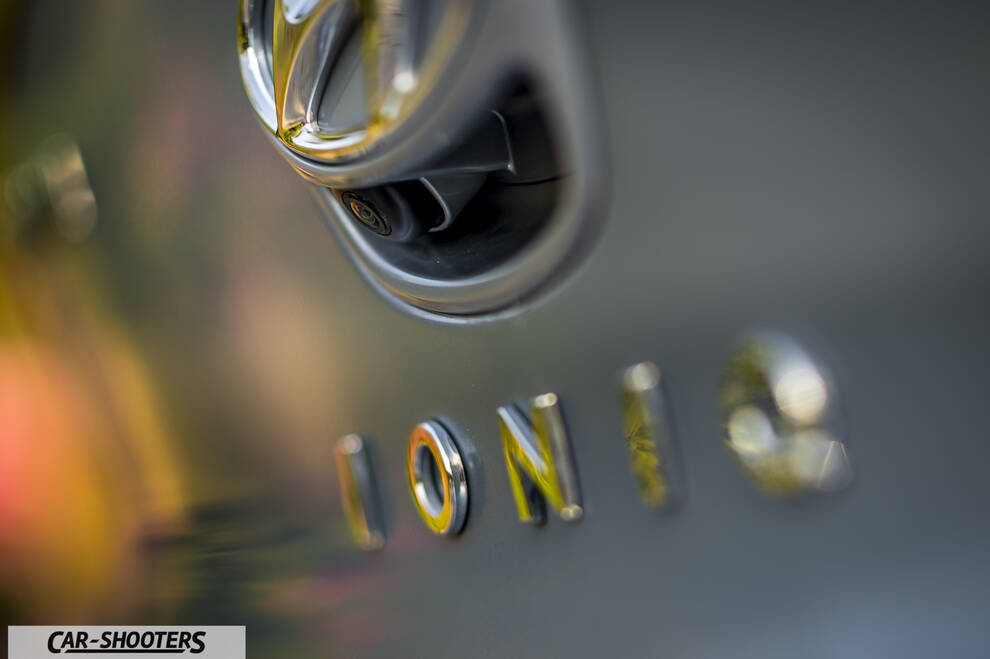 Hyundai Ioniq – detail, emblem and lettering close-up