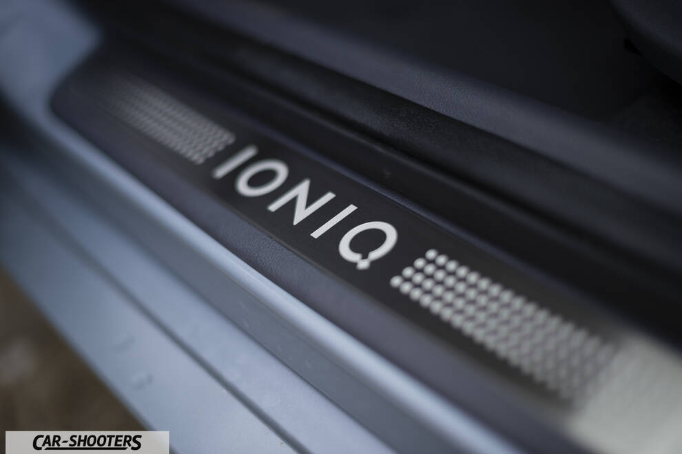 Hyundai Ioniq – detail, door sill scuff plate