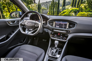 Hyundai Ioniq – dashboard, dashboard and steering wheel
