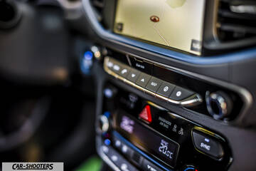 Hyundai Ioniq – dashboard, center console with infotainment screen