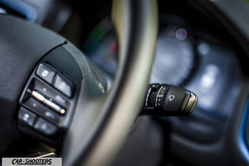 Hyundai Ioniq – dashboard, steering wheel stalk close-up