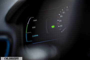 Hyundai Ioniq – dashboard, digital instrument cluster