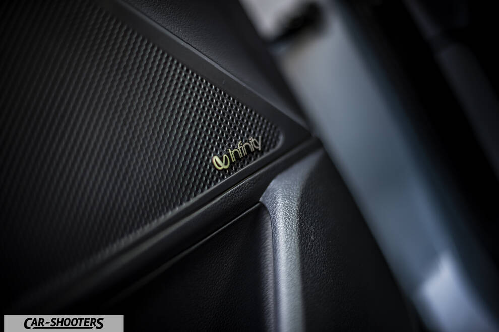 Hyundai Ioniq – detail, speaker grille close-up