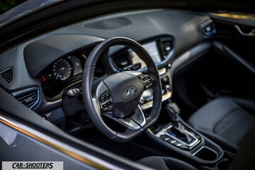 Hyundai Ioniq – dashboard, modern steering wheel and digital dashboard