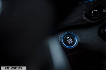Hyundai Ioniq – detail, engine start stop button close-up
