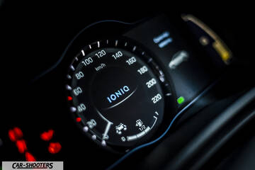 Hyundai Ioniq – dashboard, digital instrument cluster