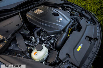 Infiniti Q60 – engine bay, clean engine bay with plastic cover