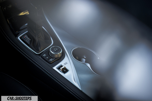 Infiniti Q60 – interior, center console and shifter