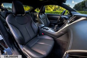 Infiniti Q60 – interior, leather front seats