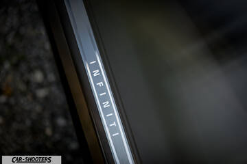Infiniti Q60 – detail, door sill plate close-up