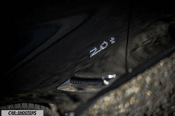 Infiniti Q60 – detail, fender badge close-up