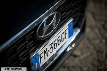 Hyundai I30 Fastback – detail, grille and license plate close-up