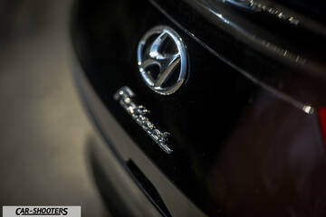 Hyundai I30 Fastback – detail, rear badge close-up