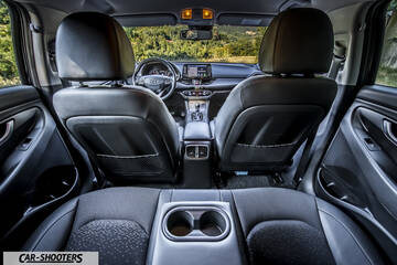 Hyundai I30 Fastback – interior, leather front seats