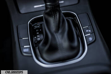 Hyundai I30 Fastback – interior, gear selector shifter