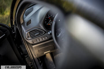 Hyundai I30 Fastback – dashboard, dashboard and steering wheel