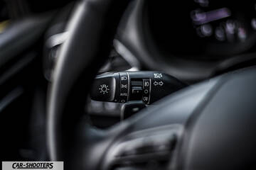 Hyundai I30 Fastback – detail, turn signal stalk close up