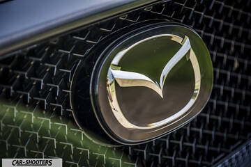 Mazda CX 5 – detail, car badge close-up