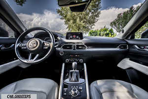 Mazda CX 5 – dashboard, steering wheel and infotainment screen
