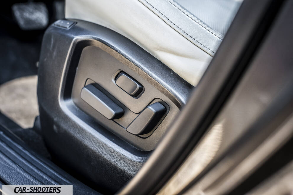 Mazda CX 5 – interior, power seat controls