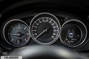 Mazda CX 5 – dashboard, analog instrument cluster