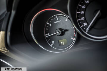 Mazda CX 5 – dashboard, analog instrument cluster with digital gear indicator