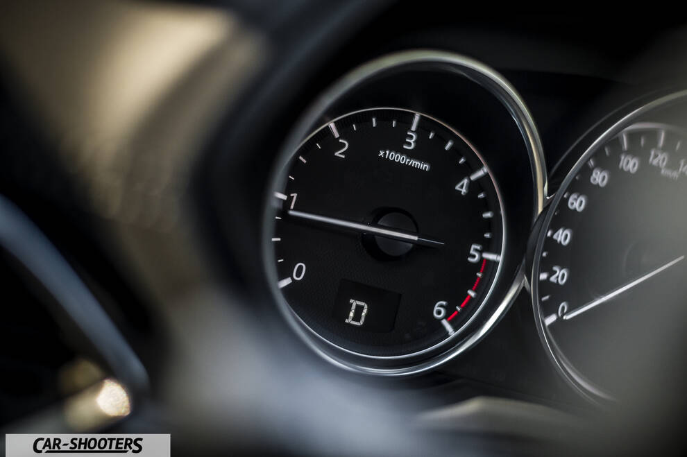 Mazda CX 5 – dashboard, analog instrument cluster