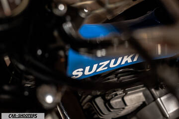 Porsche – engine bay, engine close-up with suzuki branding