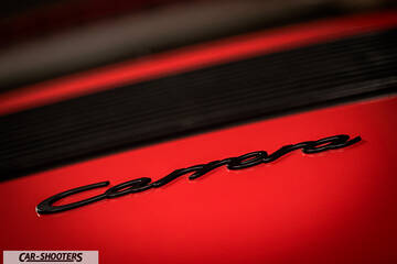 Porsche – detail, badge close-up