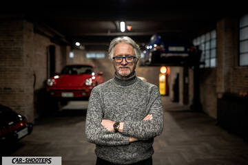 Porsche – detail, in a garage with classic cars