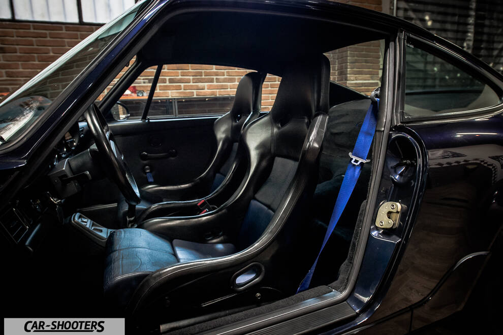 Porsche – interior, leather bucket seats