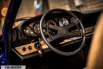 Porsche – dashboard, classic analog instrument cluster
