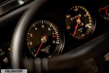 Porsche – dashboard, analog instrument cluster
