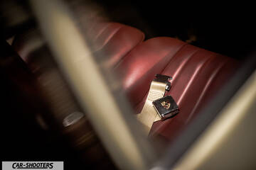 Porsche – interior, red leather rear seats