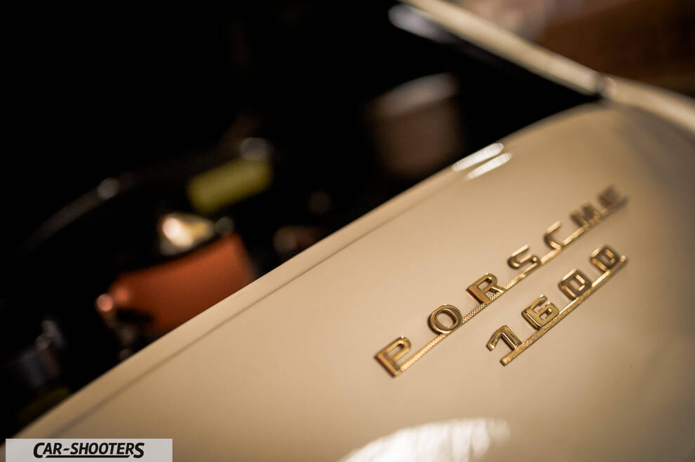 Porsche – engine bay, engine bay with badge