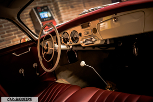 Porsche – dashboard, vintage dashboard with red and white interior