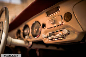 Porsche – dashboard, vintage dashboard with radio