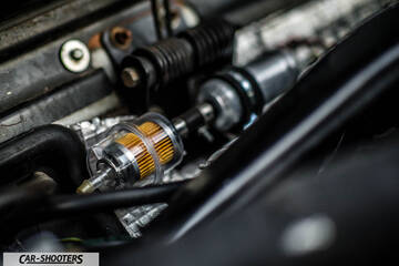 Fiat X1 9 Storia – engine bay, inline fuel filter close-up