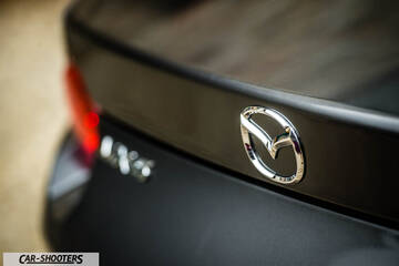 Mazda MX 5 Cherry Edition – detail, rear badge close-up