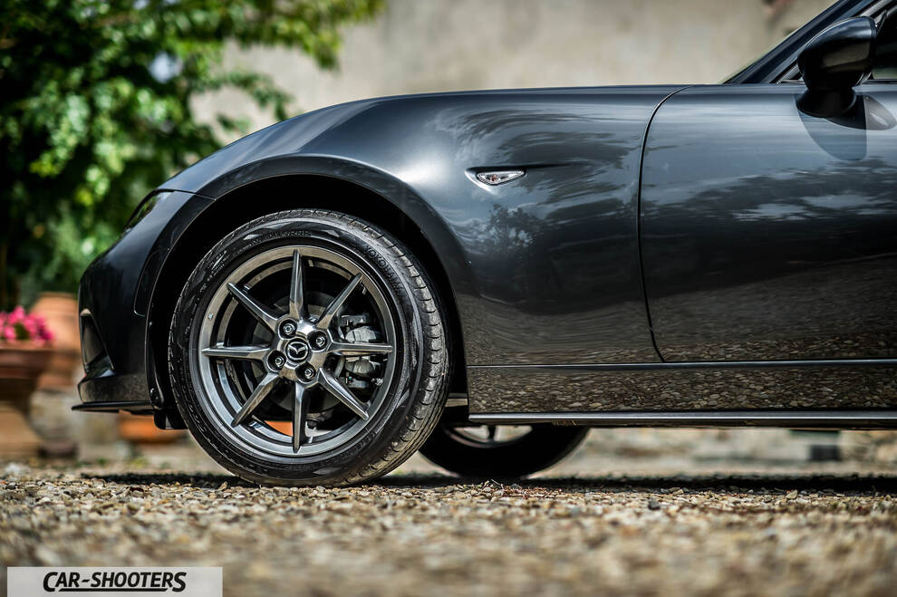 Mazda MX 5 Cherry Edition – detail, alloy wheel close-up