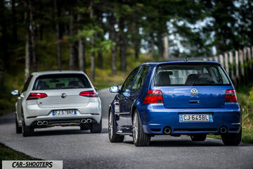 Volkswagen Golf R – rear view, blue on a country road