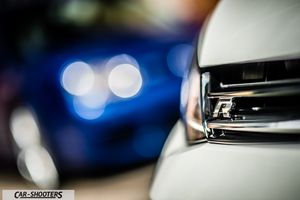 Volkswagen Golf R – detail, grille badge close-up