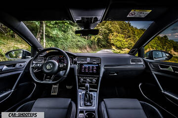 Volkswagen Golf R – dashboard, dark interior with steering wheel