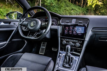 Volkswagen Golf R – dashboard, with touchscreen infotainment display